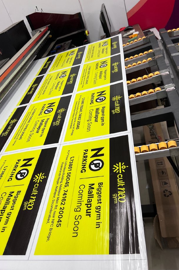 Commercial buildings no parking board